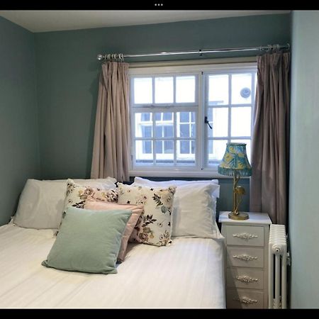 Monmouth House Apartments, Lyme Regis Old Town, Dog Friendly, Parking Exterior photo
