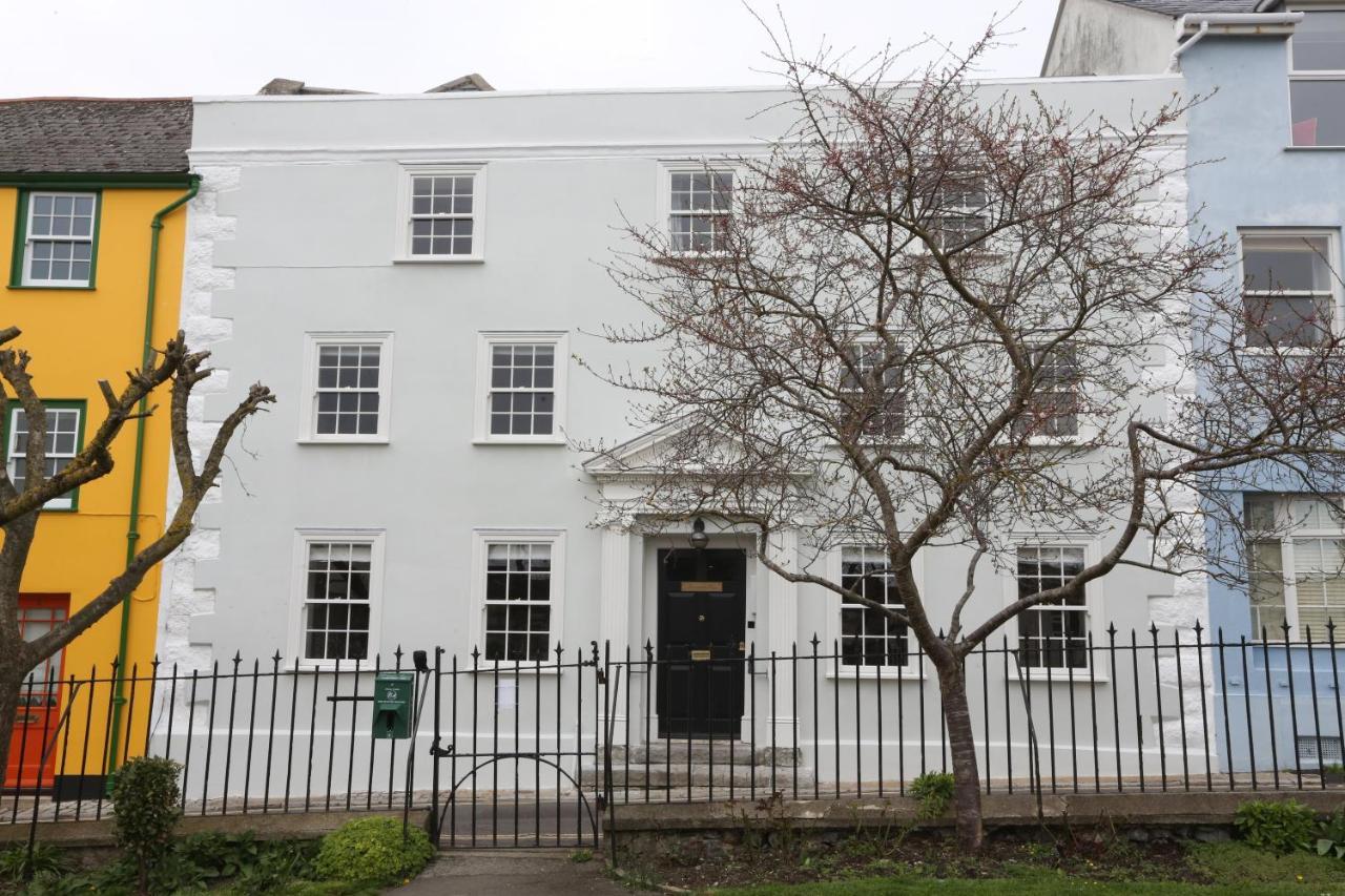 Monmouth House Apartments, Lyme Regis Old Town, Dog Friendly, Parking Exterior photo
