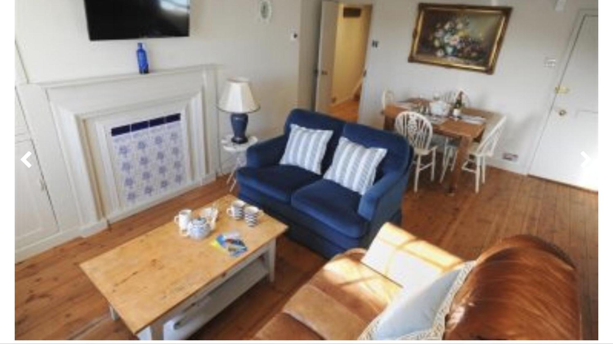 Monmouth House Apartments, Lyme Regis Old Town, Dog Friendly, Parking Exterior photo