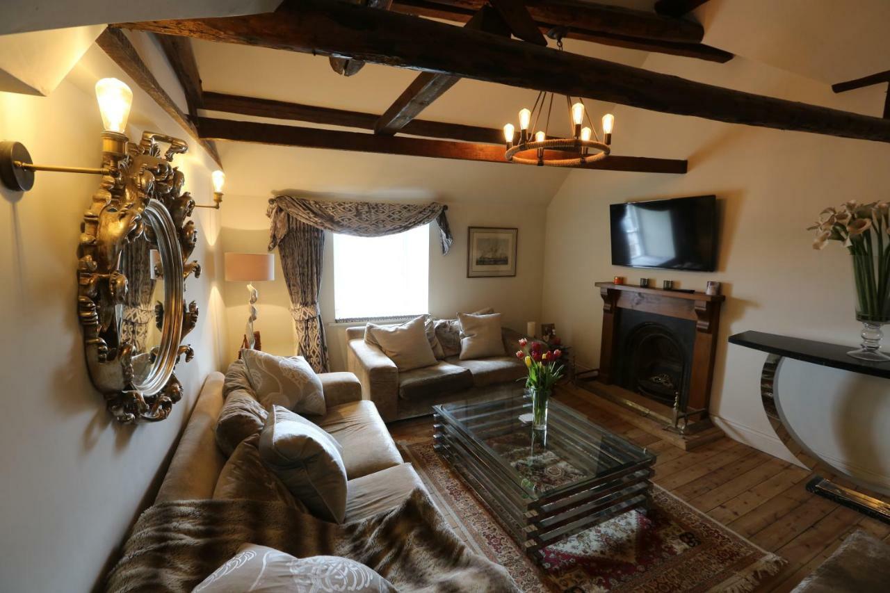 Monmouth House Apartments, Lyme Regis Old Town, Dog Friendly, Parking Exterior photo