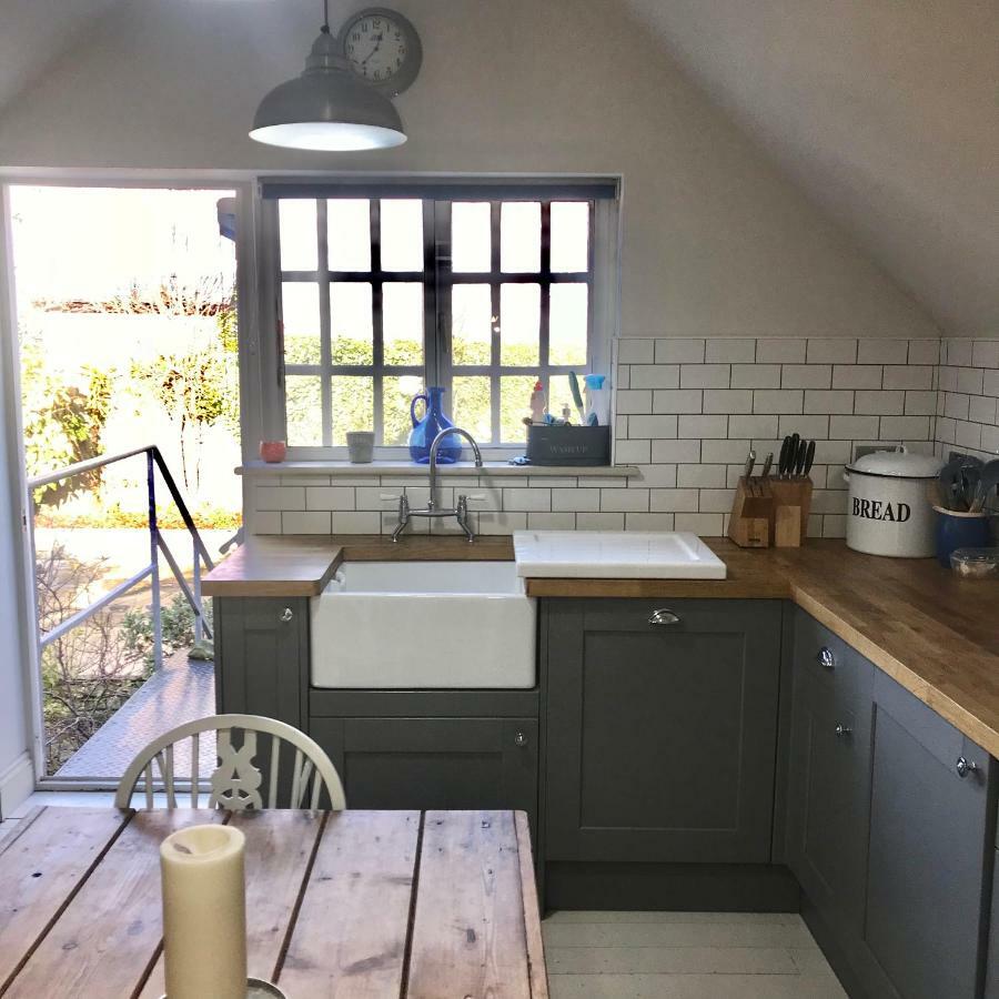 Monmouth House Apartments, Lyme Regis Old Town, Dog Friendly, Parking Exterior photo